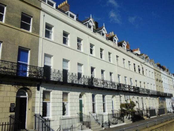 Вилла The Weymouth Sea Front Holiday Flat Экстерьер фото