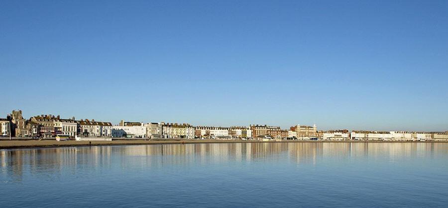 Вилла The Weymouth Sea Front Holiday Flat Экстерьер фото